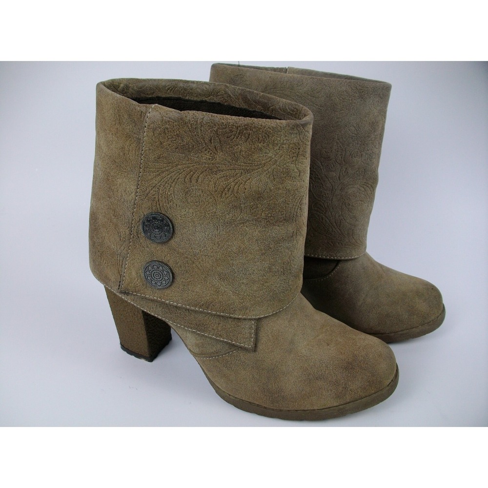 Muk Luks Chris Bootie Women Sz 6  Boots Accessory Tan Color Bearly Worn!!